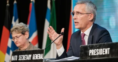 Столтенберг був готовий віддати країни Балтії Росії