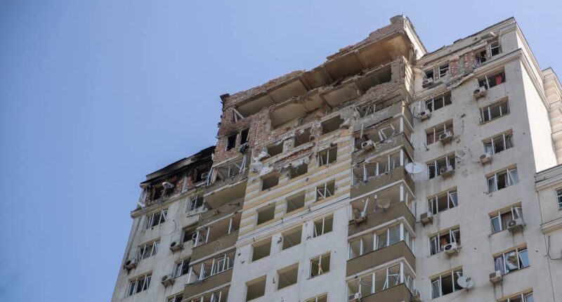 У Києві жінка загинула, коли вийшла дивитись на роботу ППО
