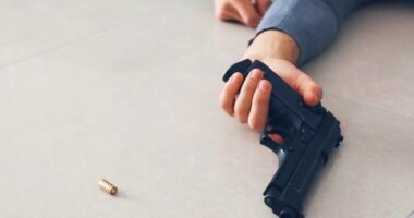 Чоловік застрелився