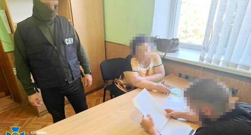 На Херсонщині викрили колаборантку, яка “працювала” бухгалтером гауляйтера Сальдо
