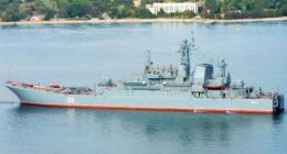 Україна атакувала російський десантний корабель “Ямал”