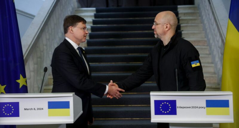 Домбровскіс про транш ЄС