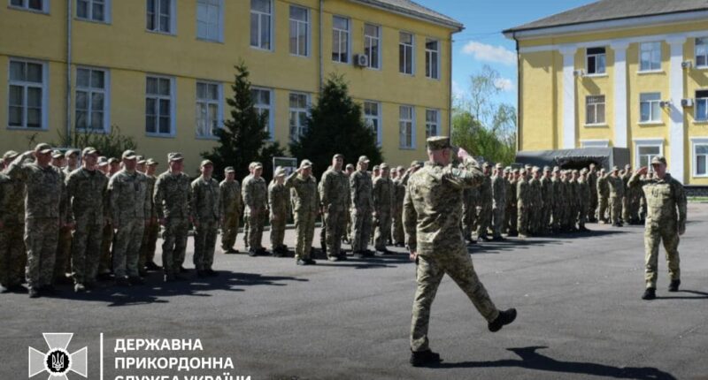 Демобілізація строковиків