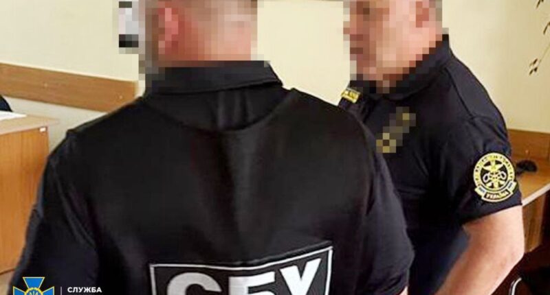 На Прикарпатті викрили одного з головних митників, який вимагав з імпортерів хабарі