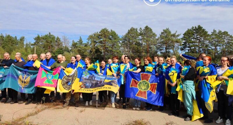 В Україну повернули 49 полонених