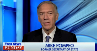 Помпео увійшов до ради компанії з виробництва Фламінго