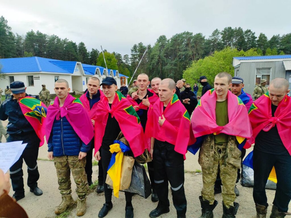 В Україну повернули 205 полонених воїнів 3