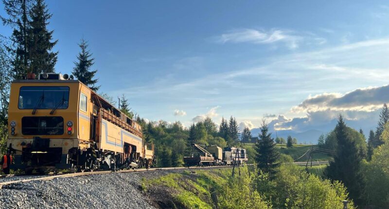 провал грунту у Карпатах