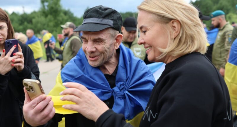 В Україну знову повернули важкопоранених і тяжкохворих оборонців