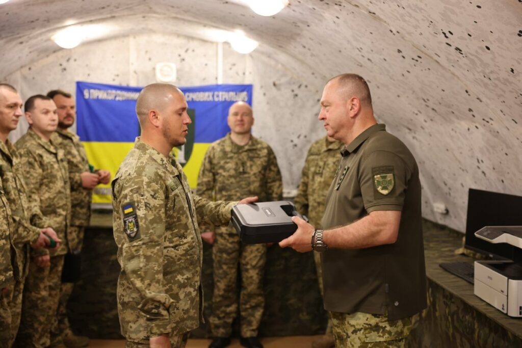 Голова ДПСУ Дейнеко нагородив прикордонників у підрозділах на передовій 4