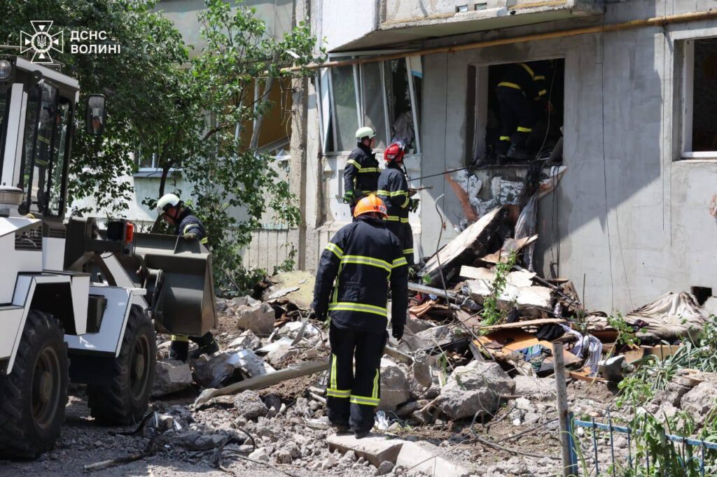 Розбір завалів у Луцьку 5