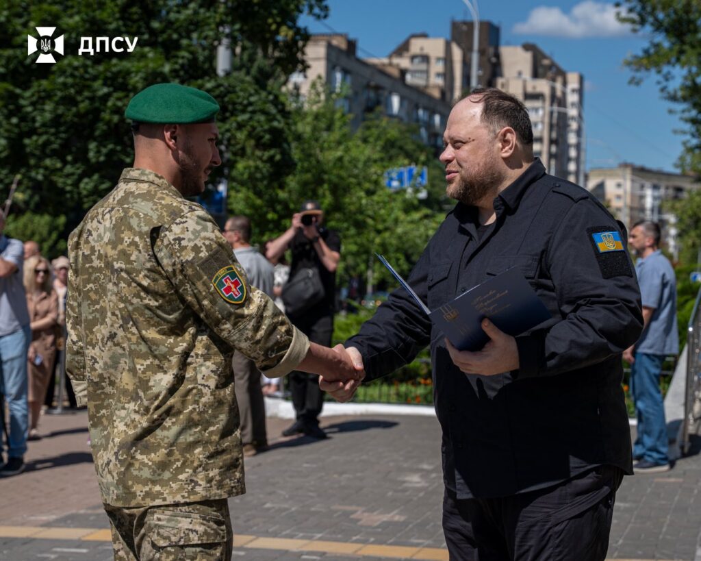 Медиків-прикордонників нагородили державними відзнаками до Дня медичних працівників 6