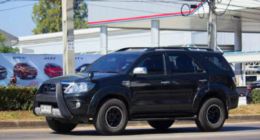 Автомобіль Toyota Land Cruiser Prado 2025 року випуску