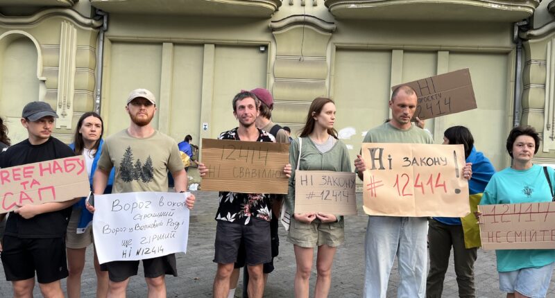 Кравченко про протести