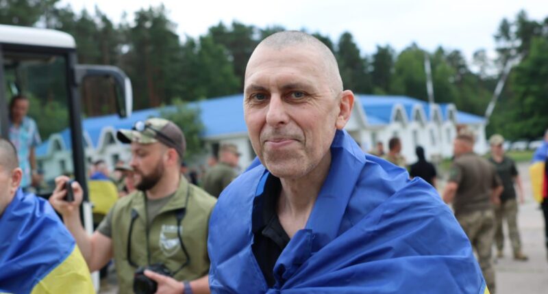 Українські полонені повернулися додому