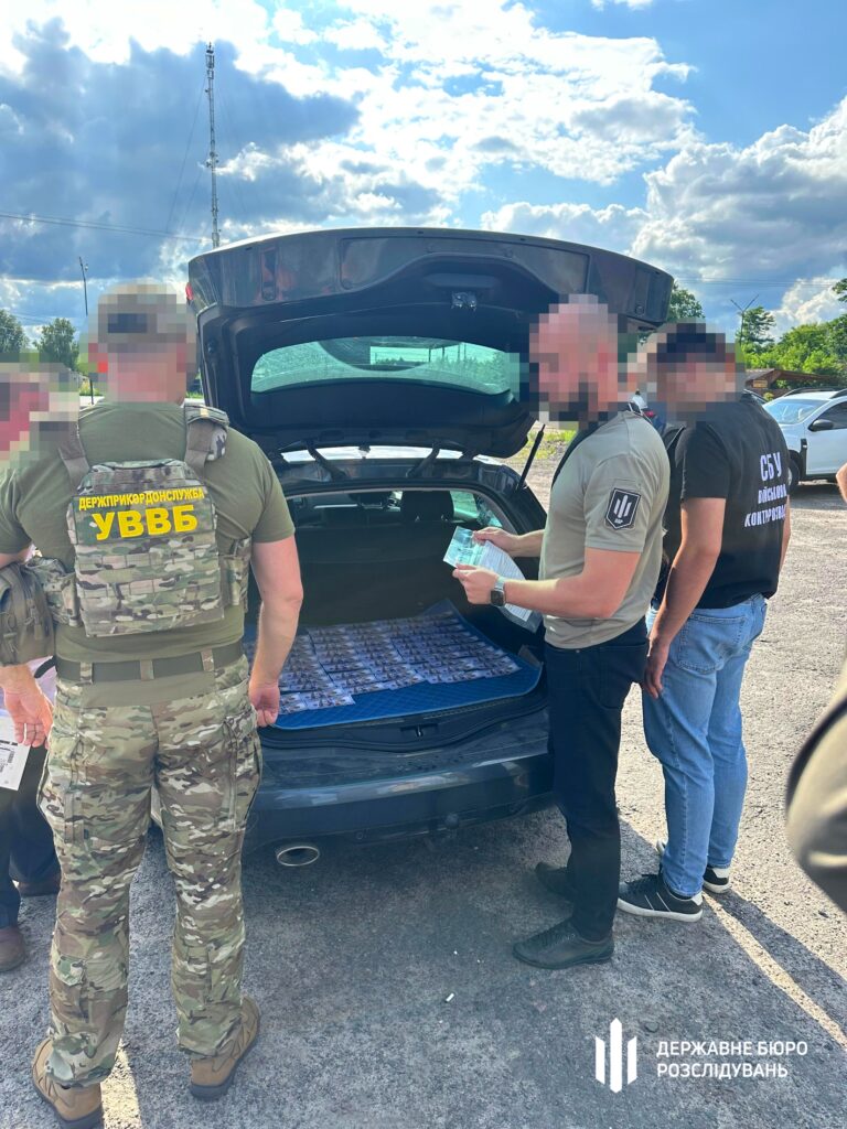 На Волині викрили військового, який організував схему виїзду за кордон 1