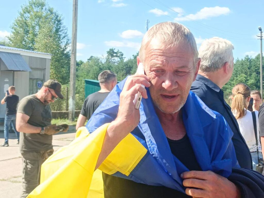 В Україну повернули людей, серед яких й полонені з 2014 року 2