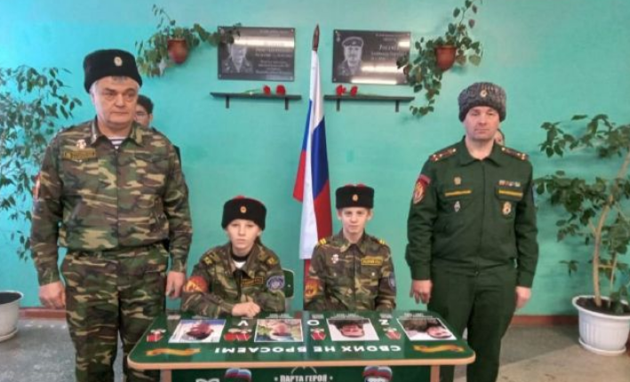 У російських школах та коледжах навчають дітей управляти дронами