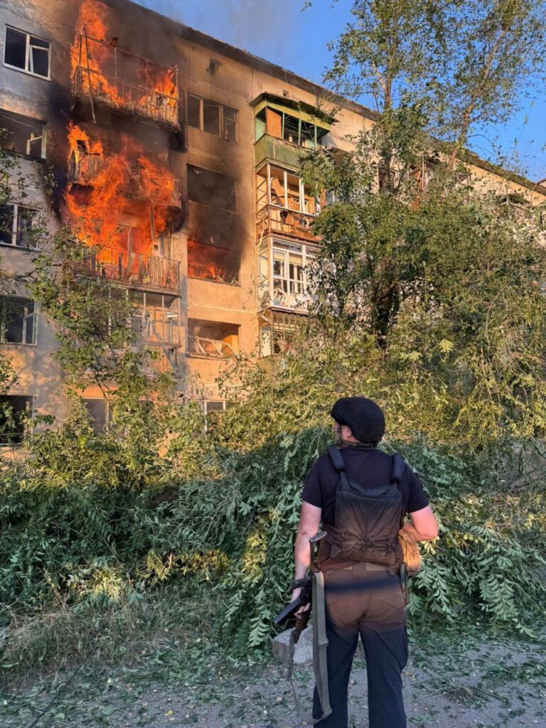 Внаслідок обстрілу РФ Костянтинівка залишилася без газу, пошкоджена розподільча станція 12