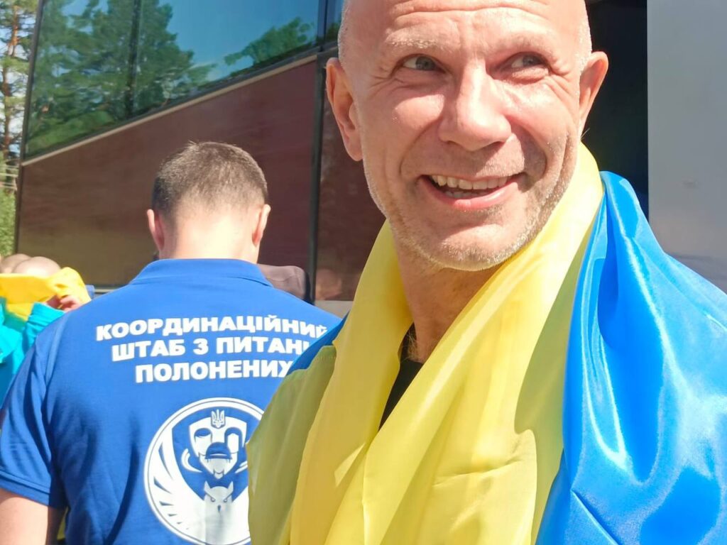 В Україну повернули людей, серед яких й полонені з 2014 року 6