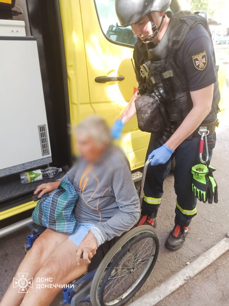 На Донеччині зросла до 24 кількість загиблих від російського авіаудару 3