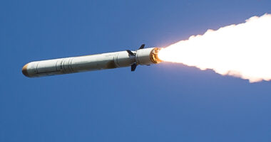 Росія б'є по Україні ракетами 9М729