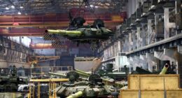 Цех російського виробника танків "Уралвагонзавод"