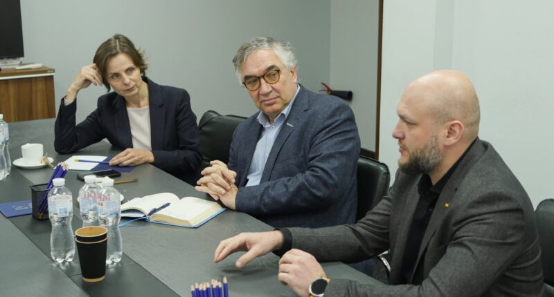 Олександр Цивінський і Роман Ващук підписують Меморандум про співпрацю між БЕБ і Радою бізнес-омбудсмена