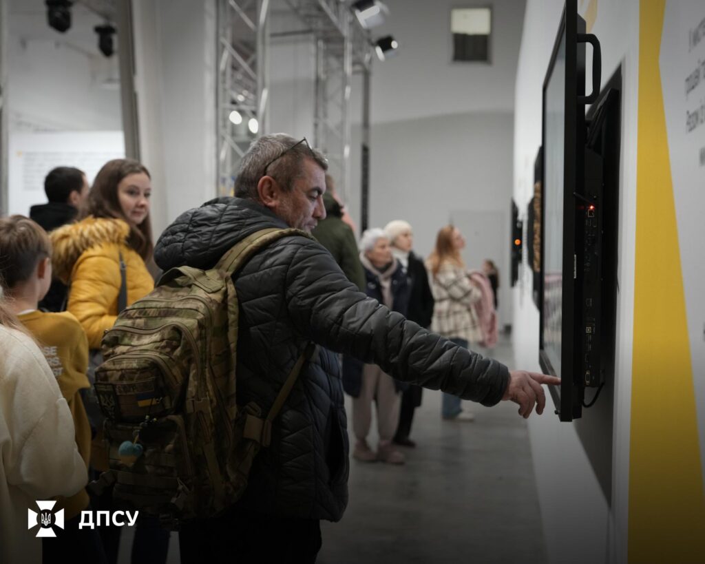 Бійці ДПСУ, які проходять реабілітацію, відвідали виставку Ukraine WOW 1