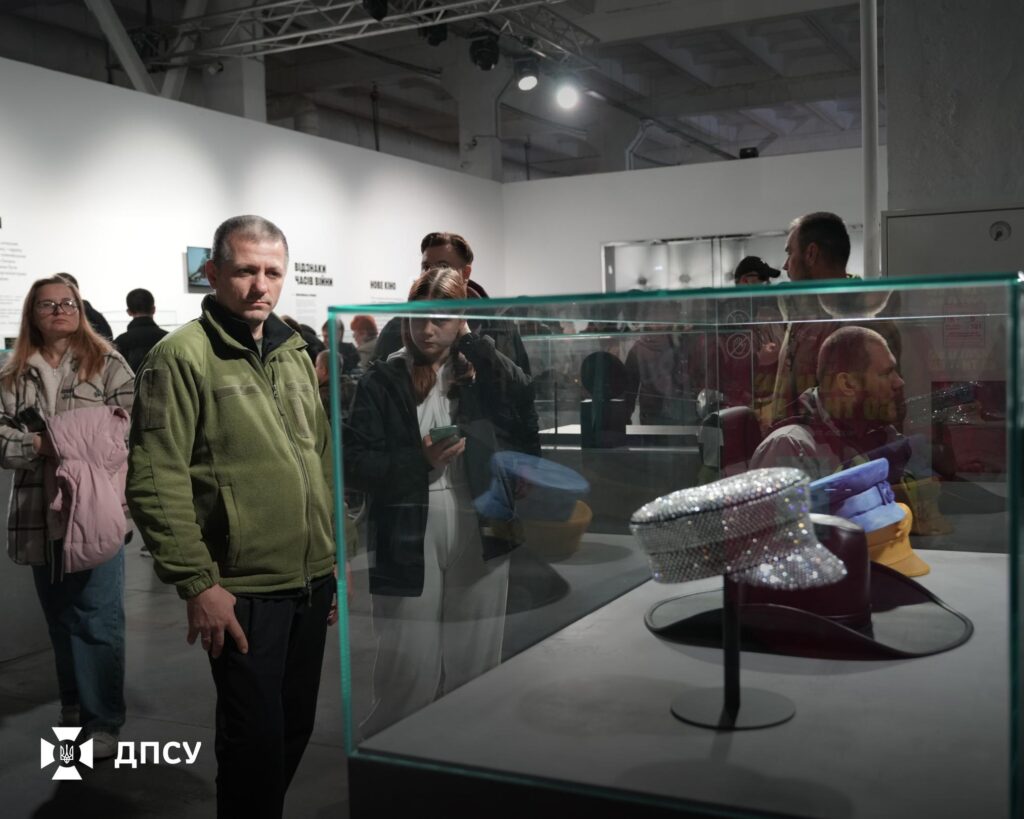 Бійці ДПСУ, які проходять реабілітацію, відвідали виставку Ukraine WOW 4