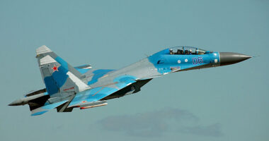 Російський винищувач Су-30