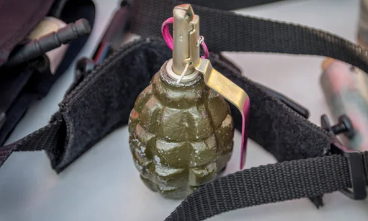 на КПП виявили гранату