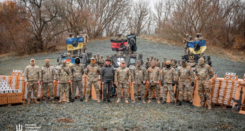 Українські розвідники отримали рушниці та спецспорядження від благодійників