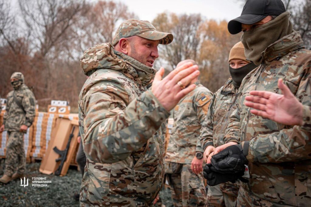 Українські розвідники отримали рушниці та спецспорядження від благодійника з Нідерландів 5