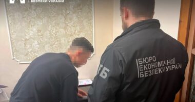 БЕБ на Львівщині виявило двох посадовців, які привласнили 4 млн грн на будівництві лікарні