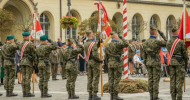 про обов'язковий призов у Польщі
