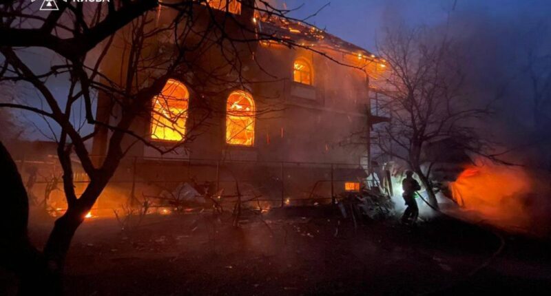 Влучання в Києві. Фото: ДСНС