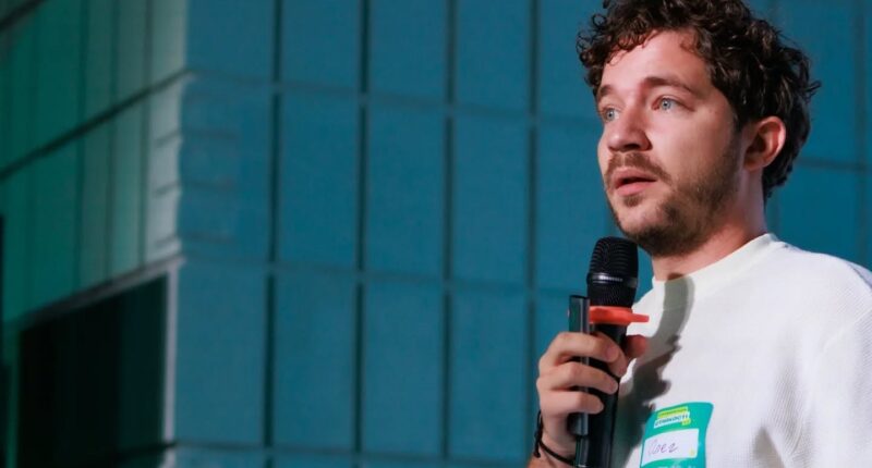 Олег Саакян