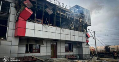 Зруйнований залізничний вокзал у Фастові