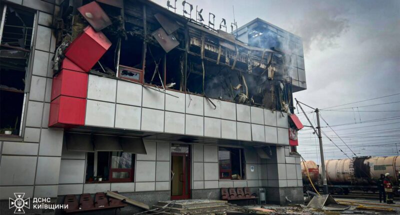 Зруйнований залізничний вокзал у Фастові