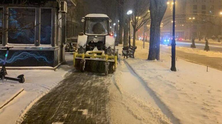 Прибирання снігу