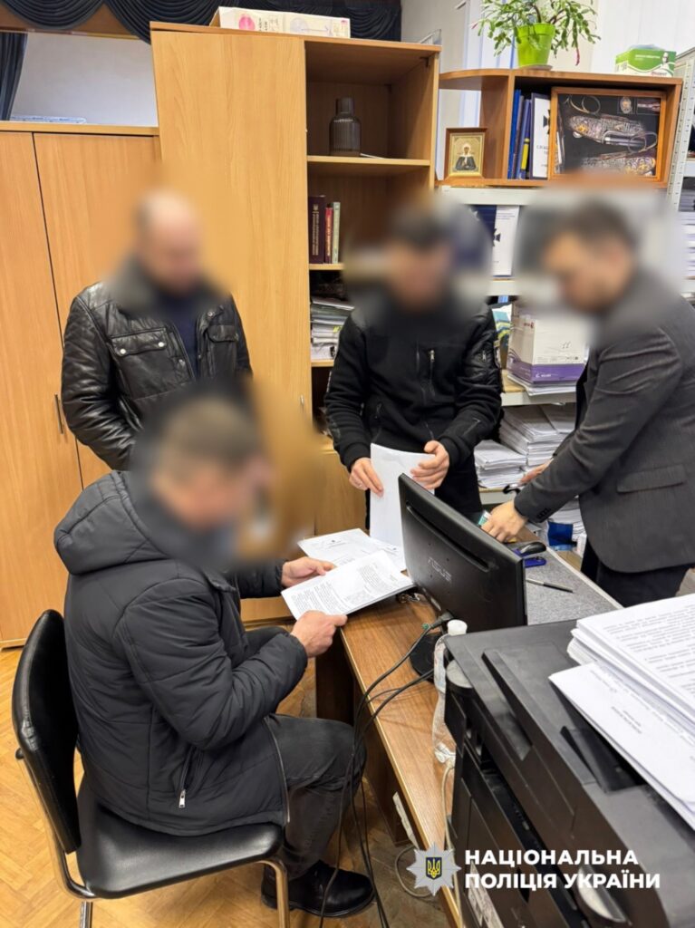 Поліція оголосила підозри посадовцям КМДА, які розікрали понад 4,5 млн грн лише на ремонті однієї вулиці 1