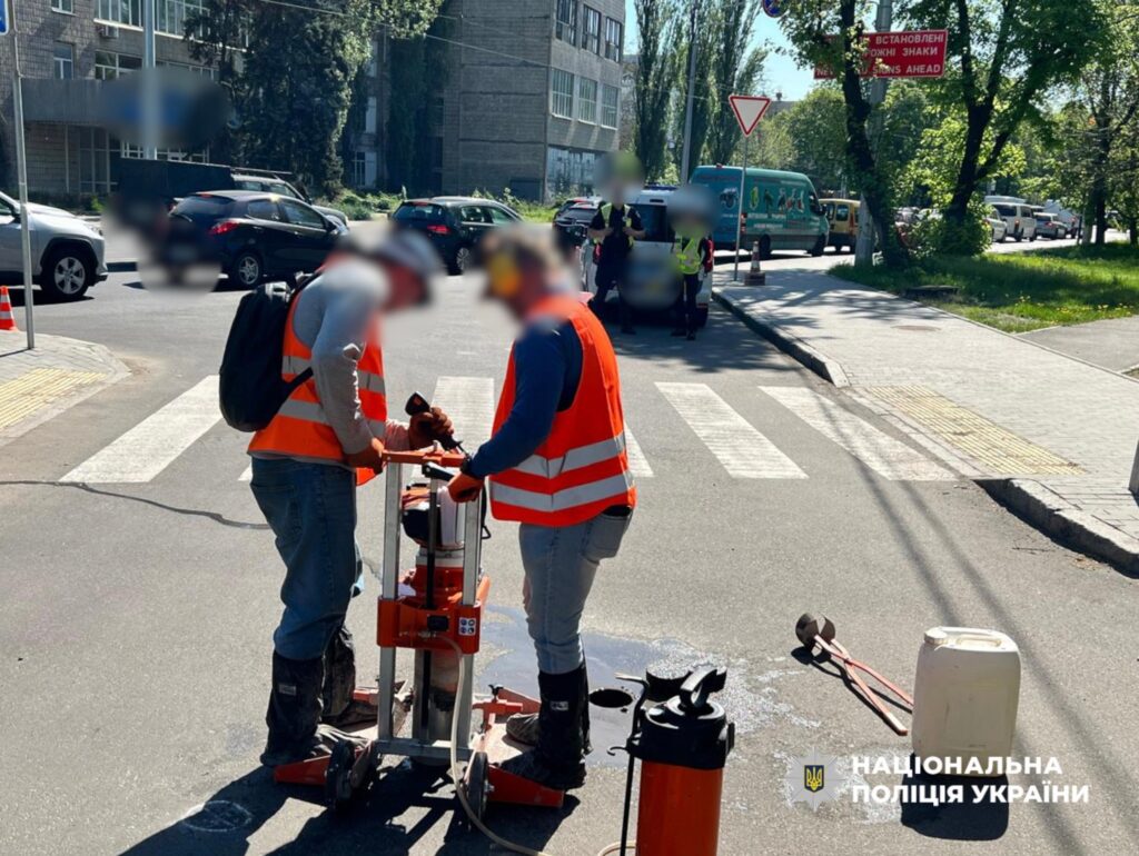 Поліція оголосила підозри посадовцям КМДА, які розікрали понад 4,5 млн грн лише на ремонті однієї вулиці 2