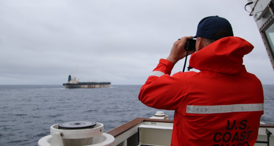 танкери з російською нафтою розриваються між Китаєм та Індією