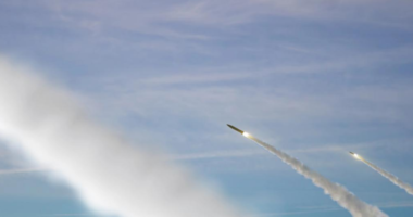 Летить ракета