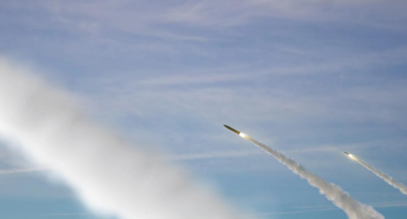 Летить ракета