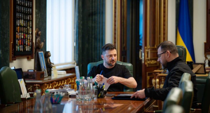 Президент України Володимир Зеленський та міністр внутрішніх справ Ігор Клименко