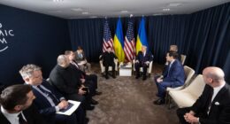 Зеленський з українською делегацією на зустрічі з Трампом