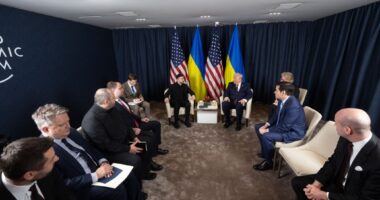 Зеленський з українською делегацією на зустрічі з Трампом