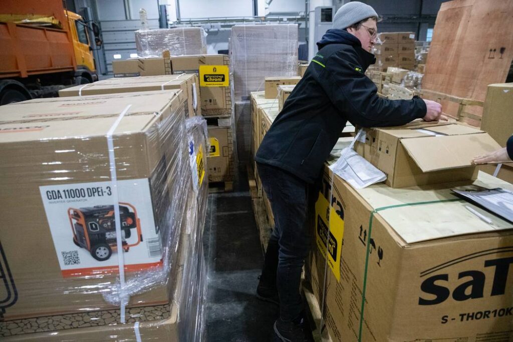 Київ отримав близько 60 генераторів від Варшави 5